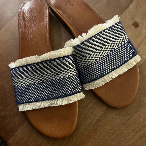 Universal Thread Blue Fringe Sandals - Picture 6 of 7